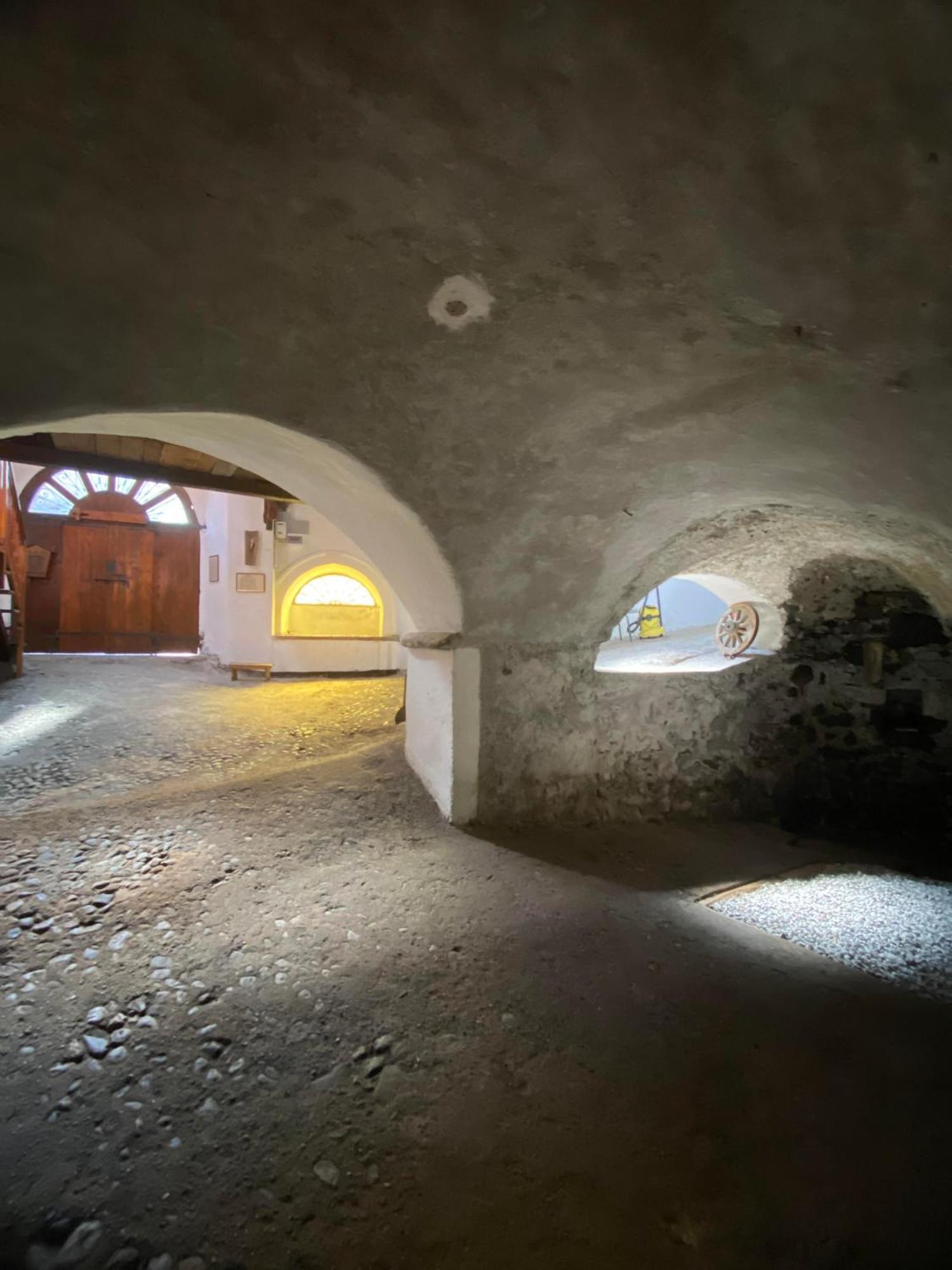 Casa Nel Centro Storico Di Borno Exterior foto