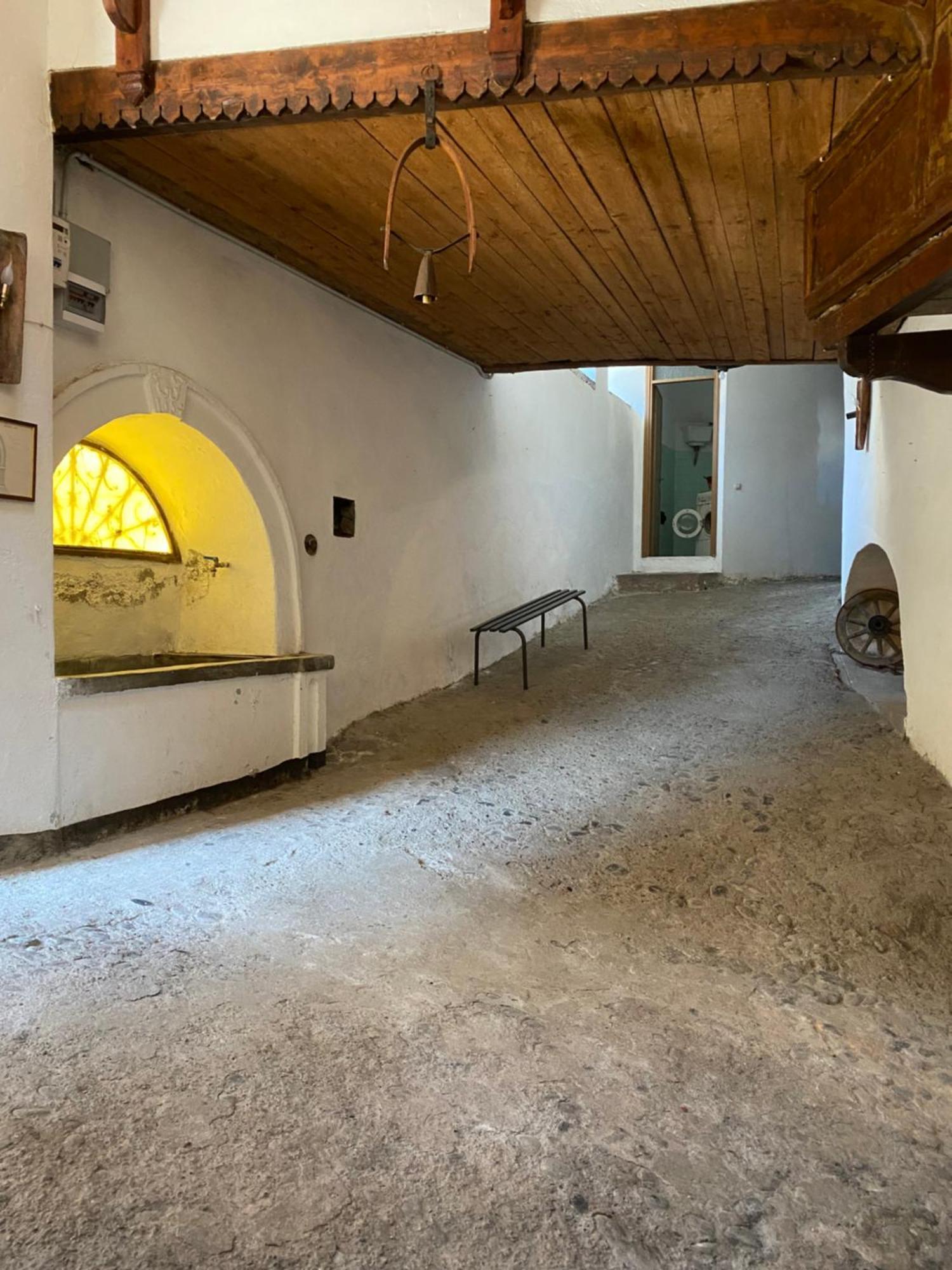 Casa Nel Centro Storico Di Borno Exterior foto