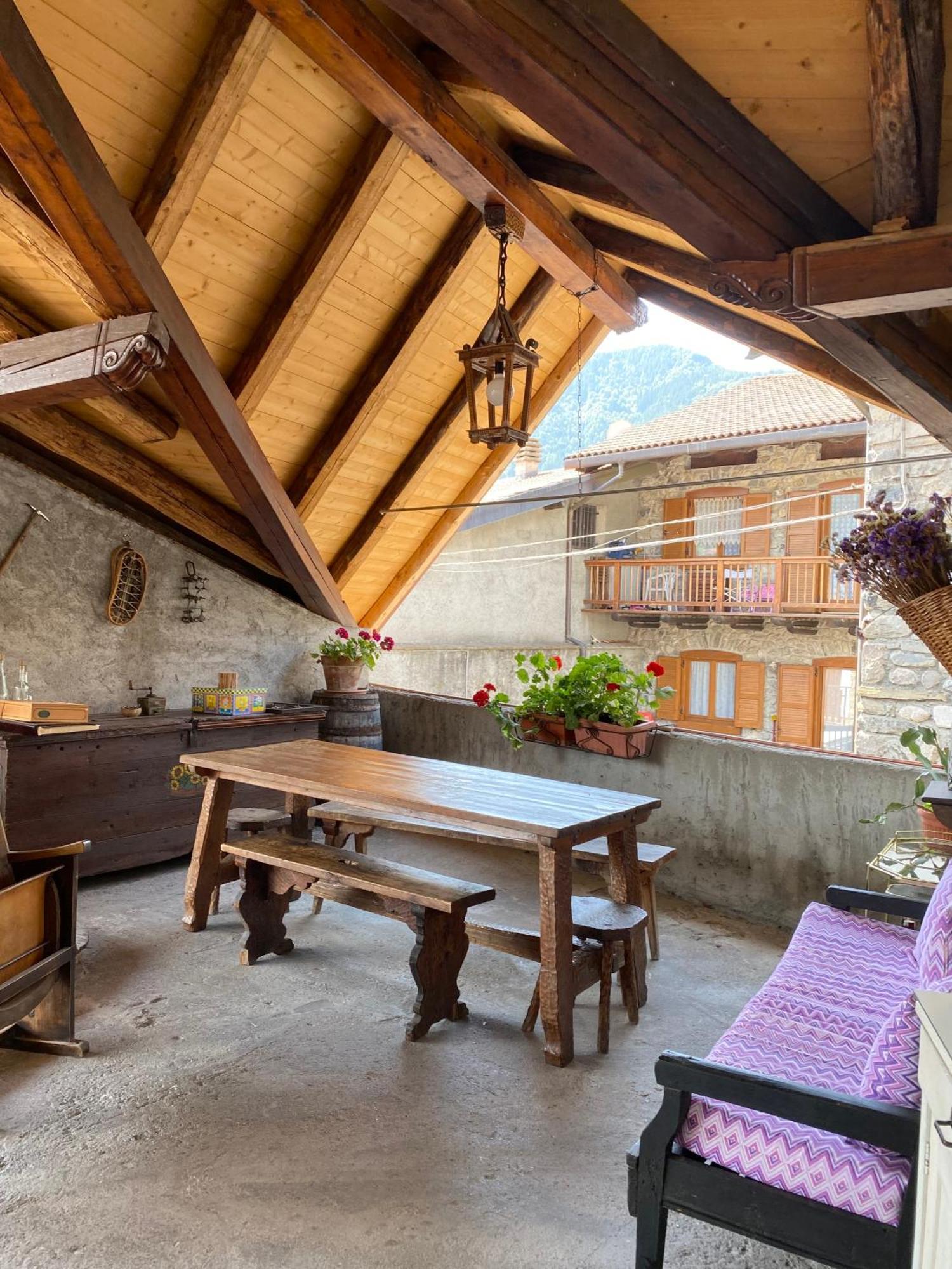 Casa Nel Centro Storico Di Borno Exterior foto
